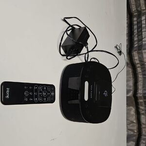 iHome Wireless Charger with Blue and Green Indicators